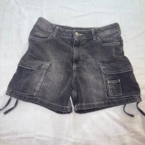H & M Women's Black and Grey Shorts